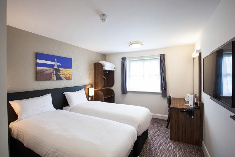 Twin Room image 1