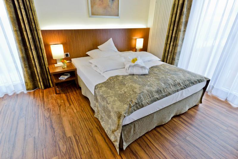 Single Room image 3