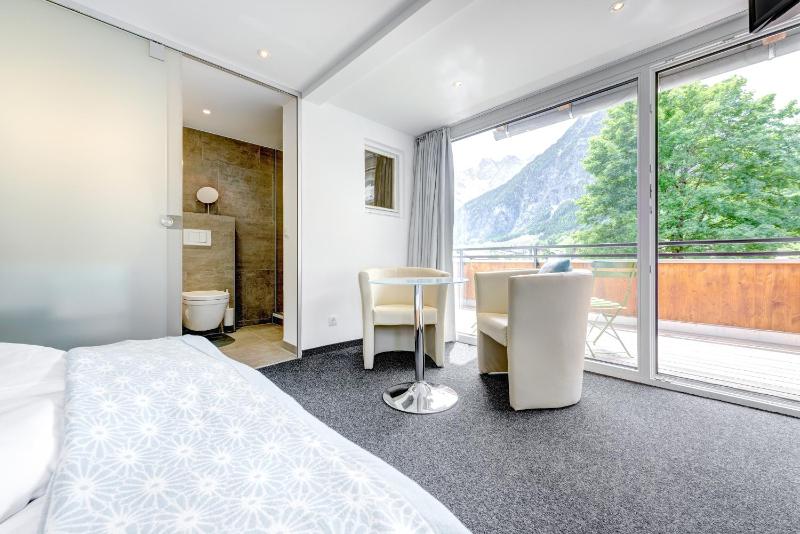 Comfort Double Room with Balcony image 3