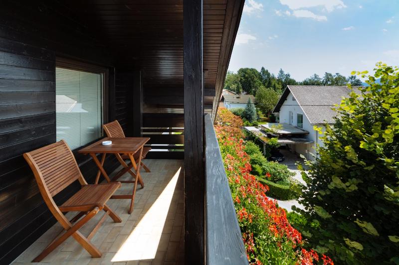 Deluxe Double or Twin Room with Balcony image 3