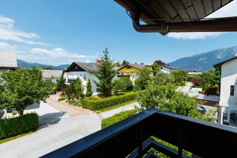 Deluxe Double or Twin Room with Balcony image 4