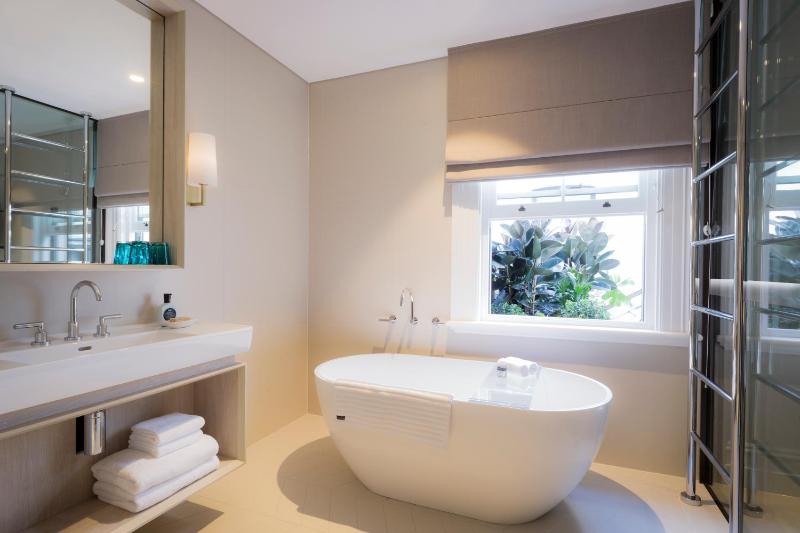 King Luxe Room  image 3