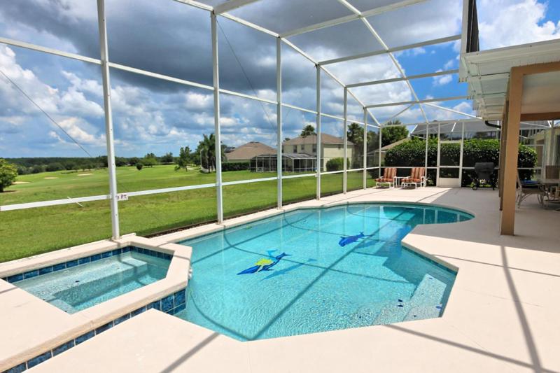 Six-Bedroom Villa  image 3