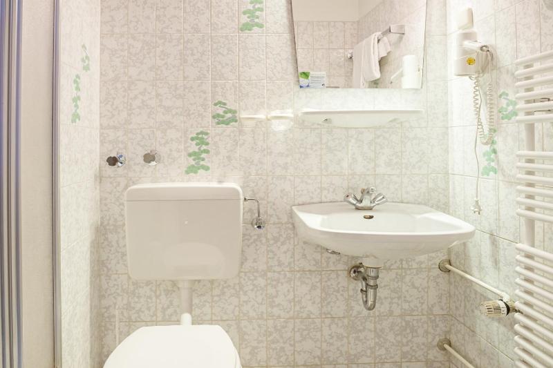 Single Room image 2