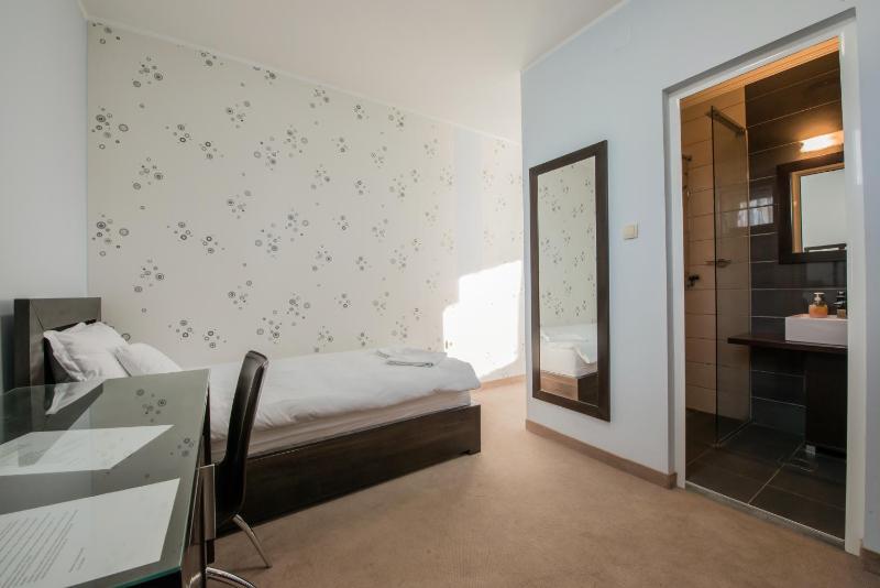 Comfort Triple Room image 2