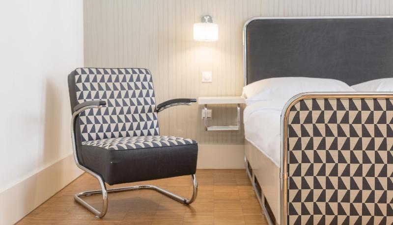 Superior Double or Twin Room image 4