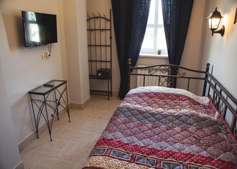 Small Single Room image 1
