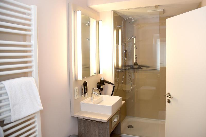 Superior Double Room image 3
