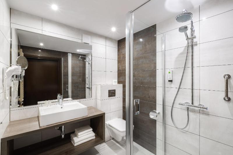 Prestige Room image 3