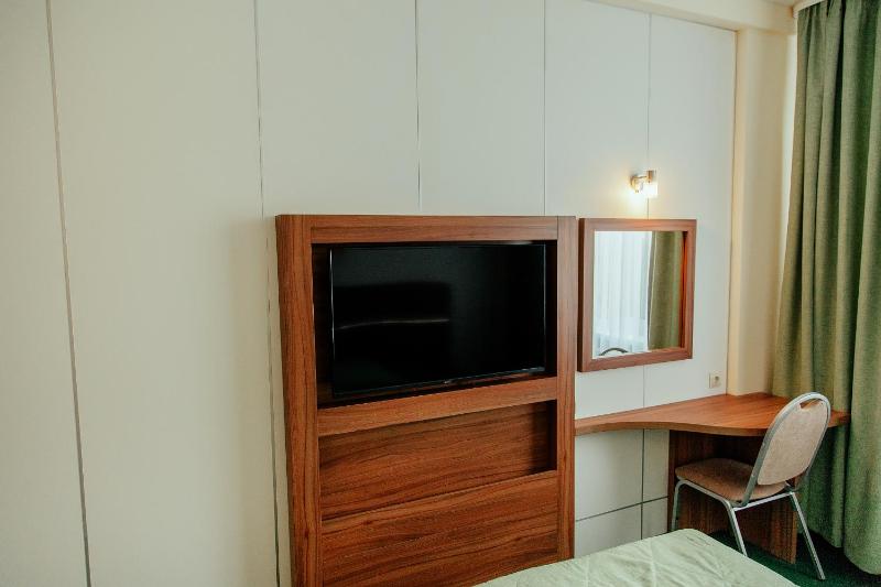 Standard Double Room image 2