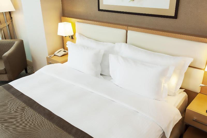 Standard Room with City View image 3