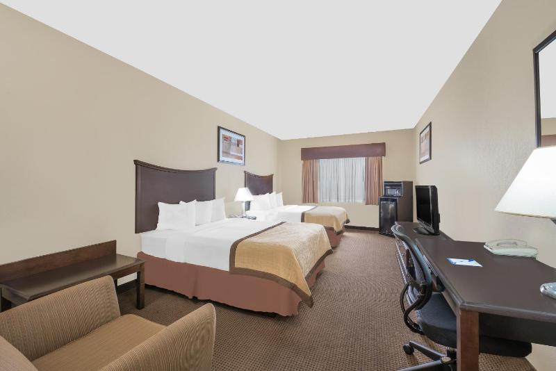 Efficiency Queen Room with Two Queen Beds - Non-Smoking image 1