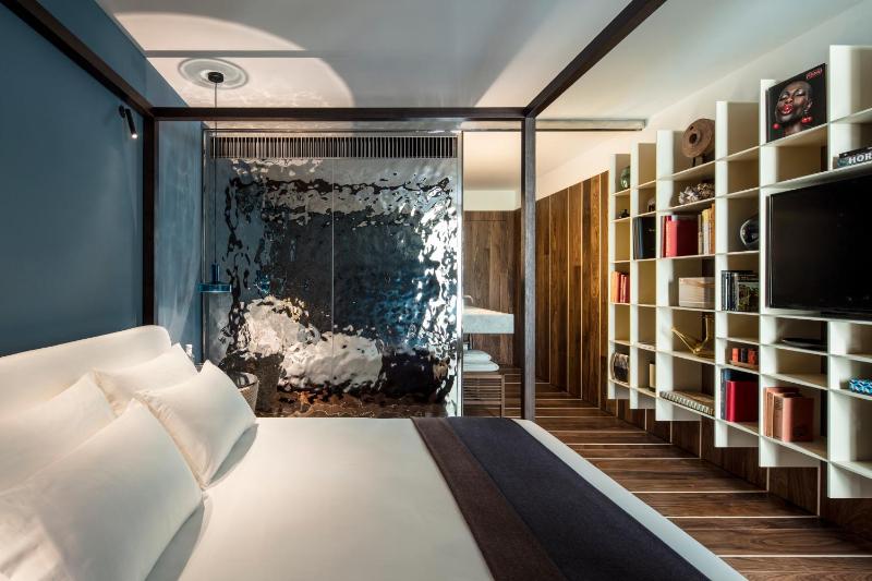 Premium Room with Terrace and View image 3