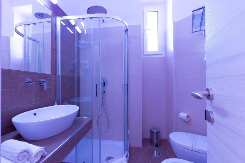 King Room image 2