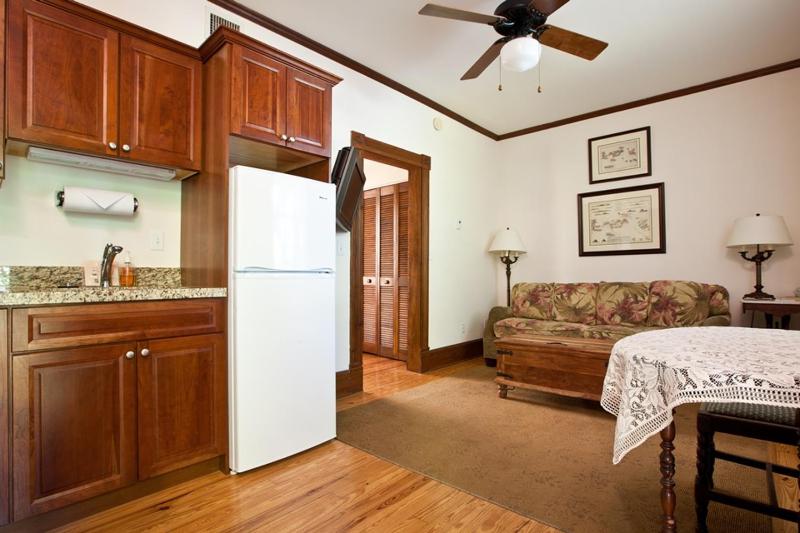 Island City House One-Bedroom Suite image 4