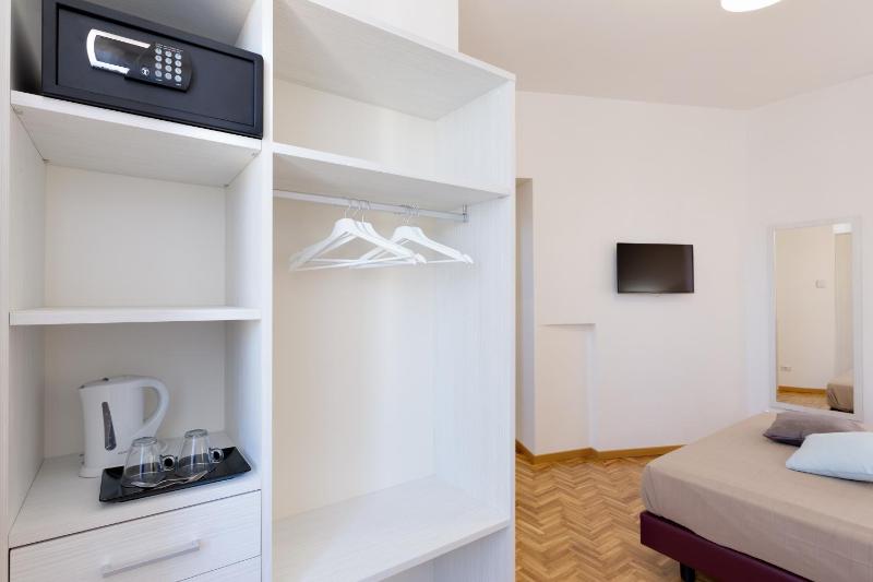 King Room image 3