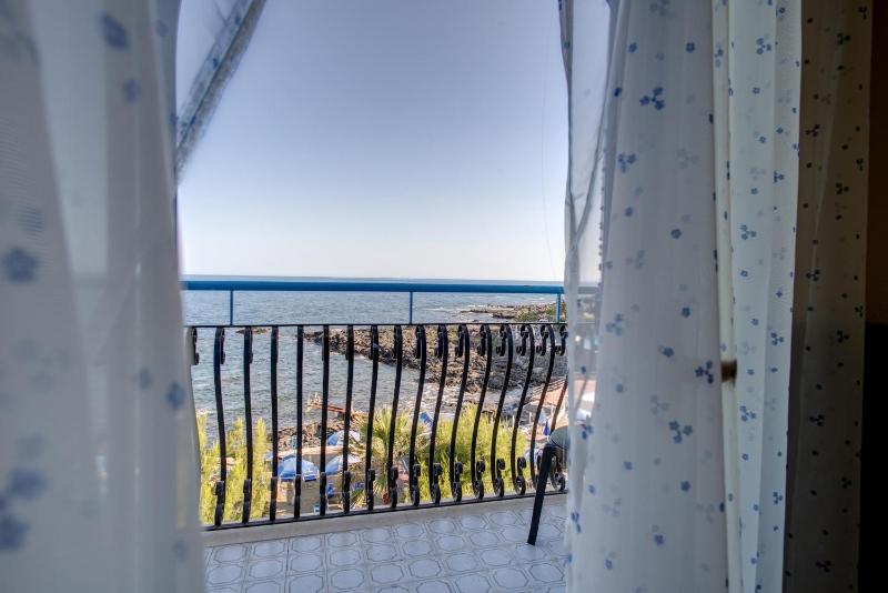 Double or Twin Room with Sea View image 2