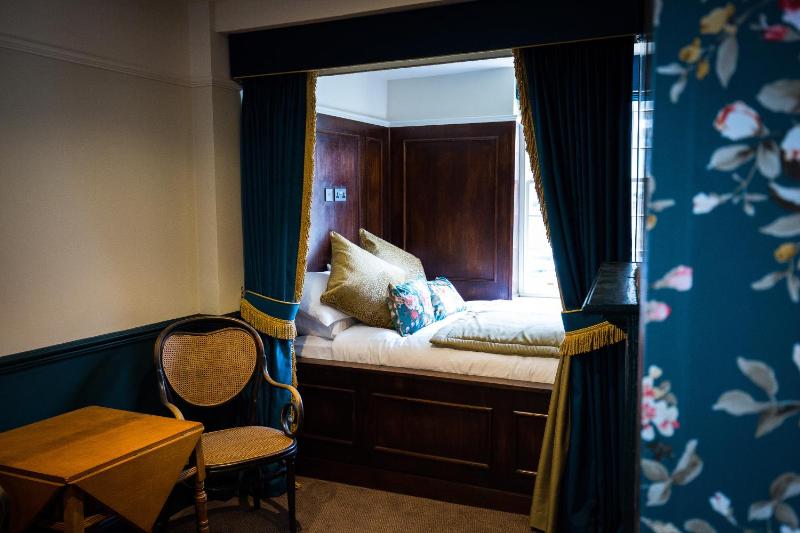 Deluxe Double Room image 4