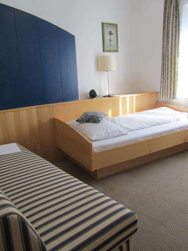 Single Room image 4