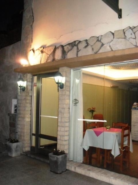 Las Heras Hotel - image 1