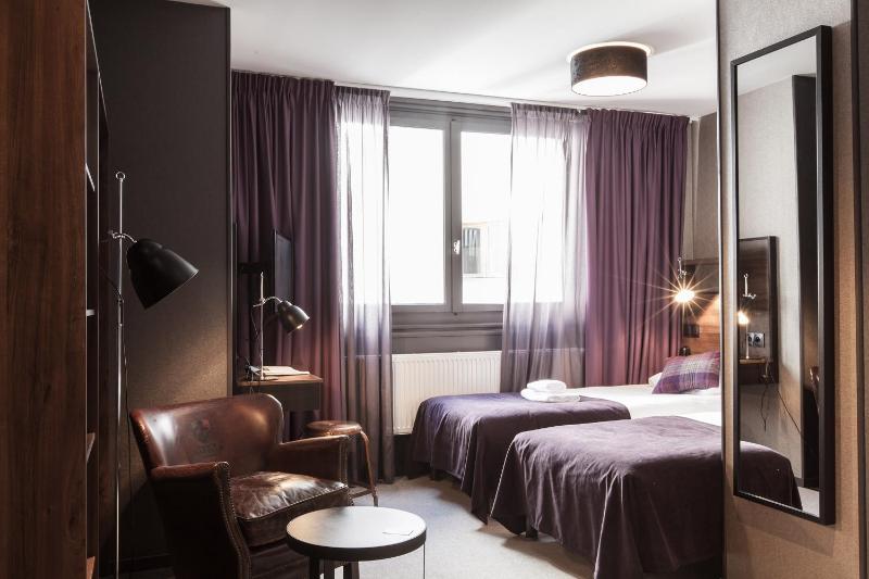 Standard Triple Room image 3