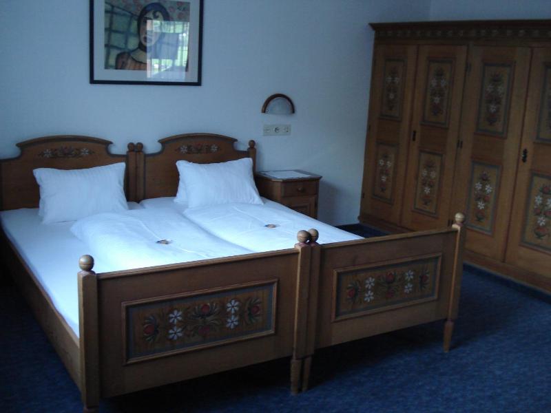Double Room image 3