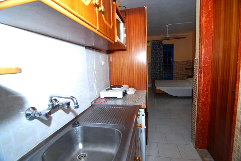 Studio (3 Adults) image 4