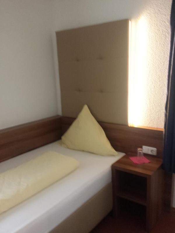 Single Room with Private Bathroom image 4