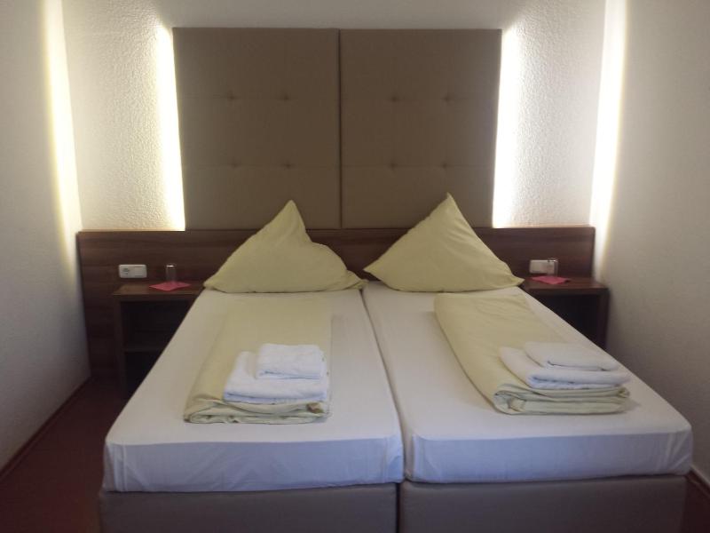 Double Room with Private Bathroom image 2