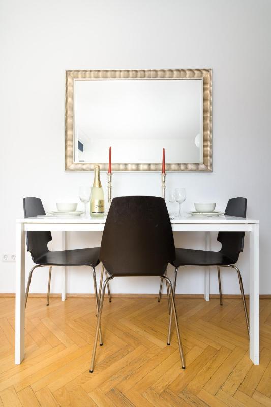 Central Vienna-Living - image 5