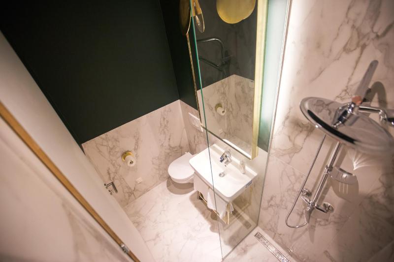 Studio Apartment image 4
