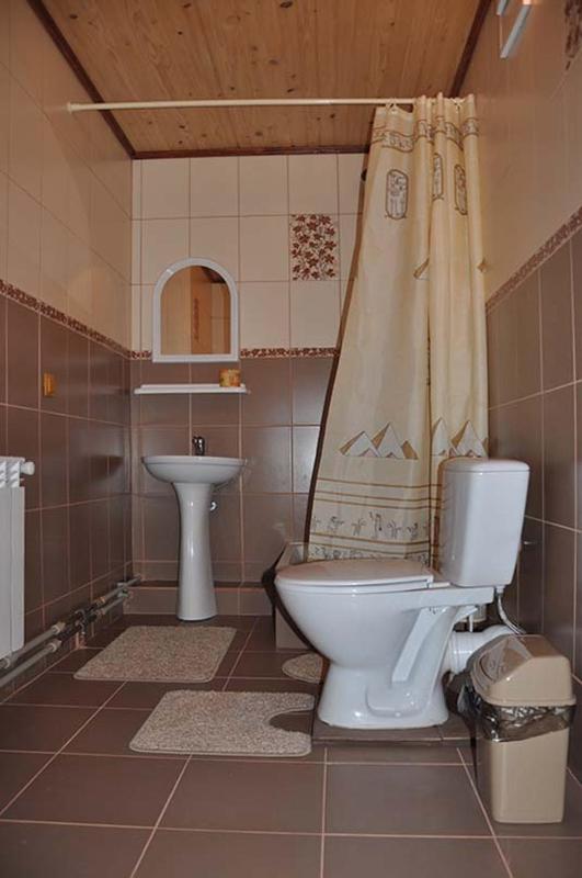 Large Double or Twin Room image 2