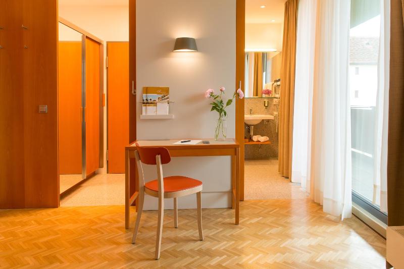 Superior Double Room image 3