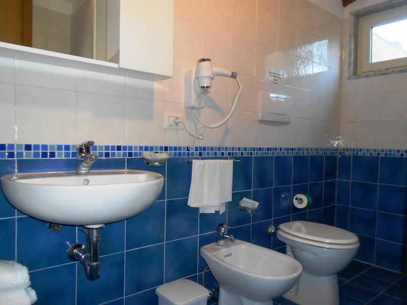 Economy Double or Twin Room image 2