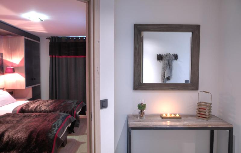 Three-Bedroom Apartment image 4