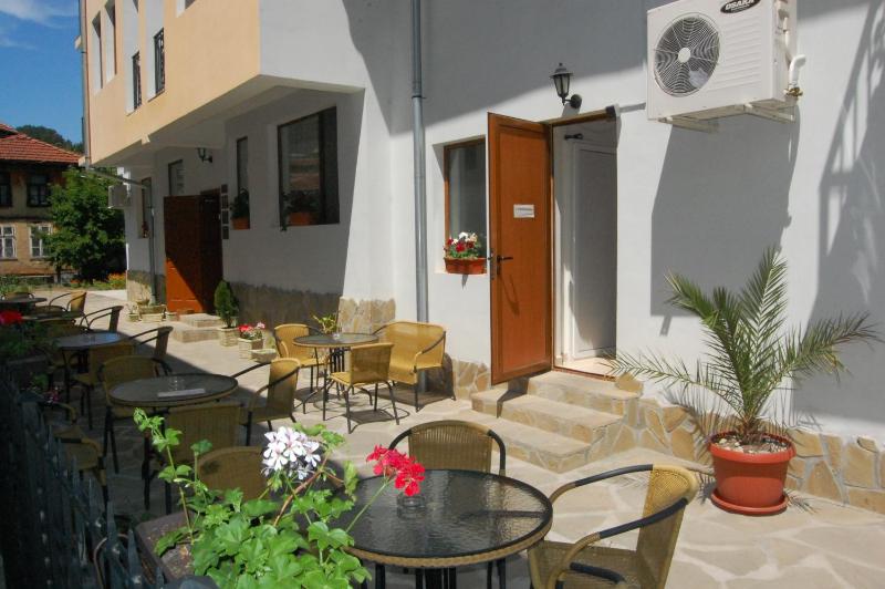 Eight-Bedroom House image 3