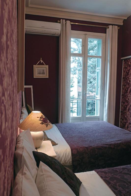 Superior Triple Room with City or Garden view image 2