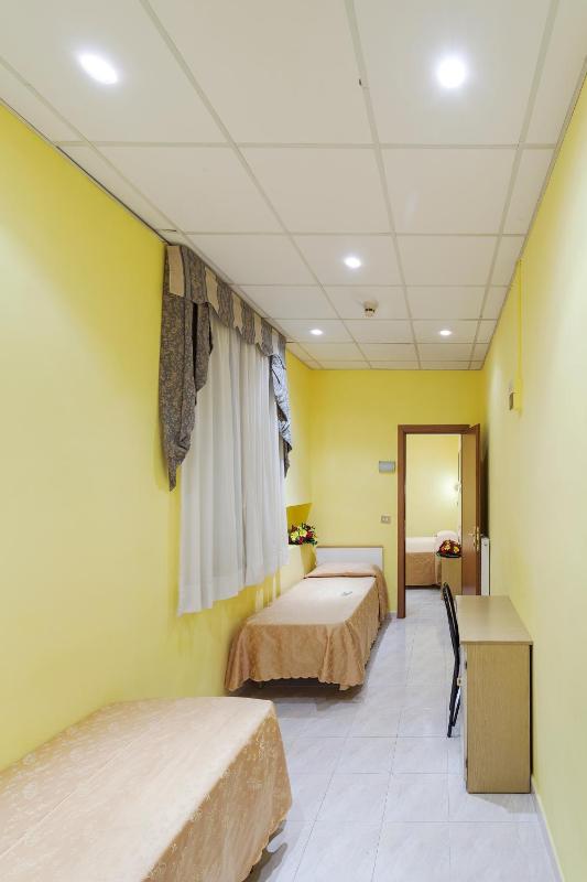 Quintuple Room (5 Adults) image 3