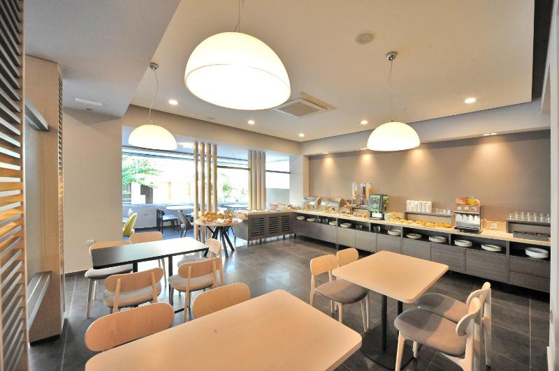 Astron Suites & Apartments - image 14