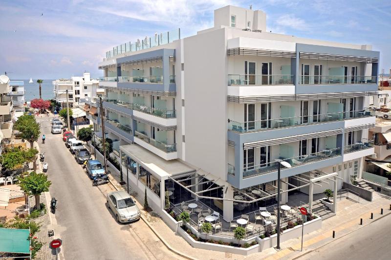 Astron Suites & Apartments - image 1