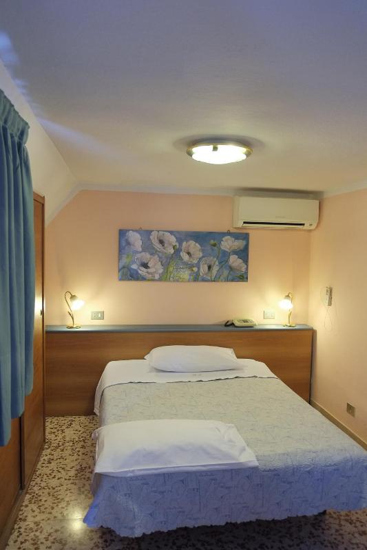 Hotel Astor - image 19