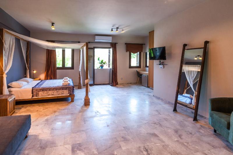 Minoos Hotel - image 33