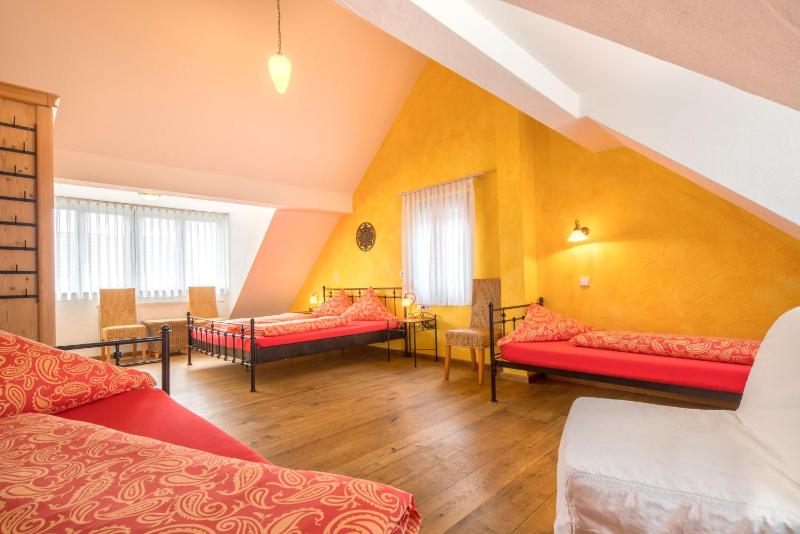Quintuple Room image 1