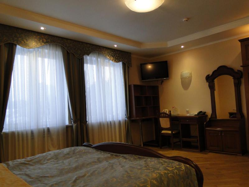 Suite with Balcony image 2