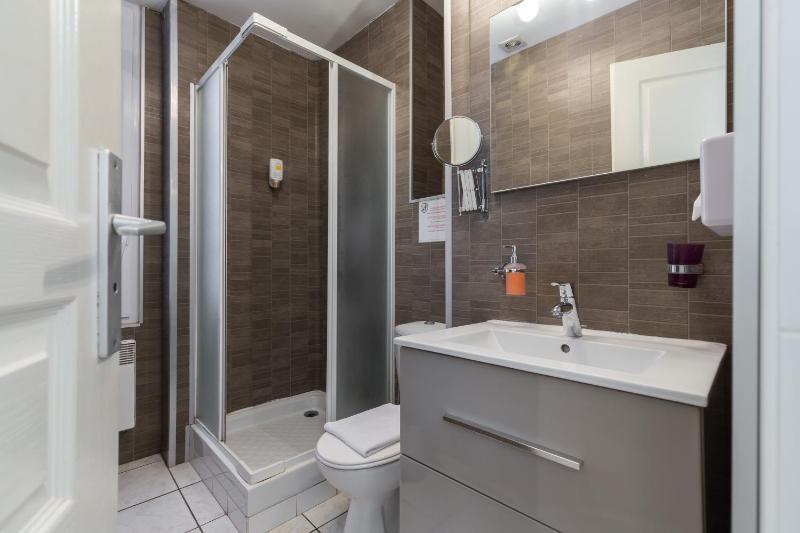 Superior One-Bedroom Apartment image 4