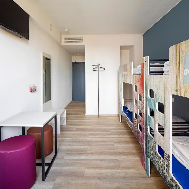 Bed in 6-Bed Mixed Dormitory Room image 2