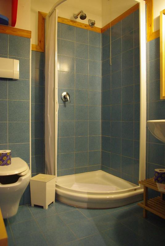 Standard Triple Room image 4