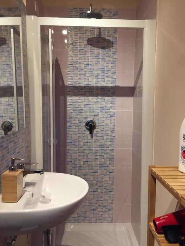 Double or Twin Room with Private Bathroom image 4