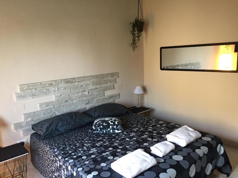 Double Room with Private External Bathroom image 3