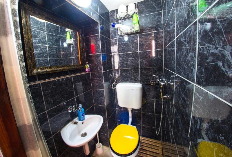 Studio Apartment image 1